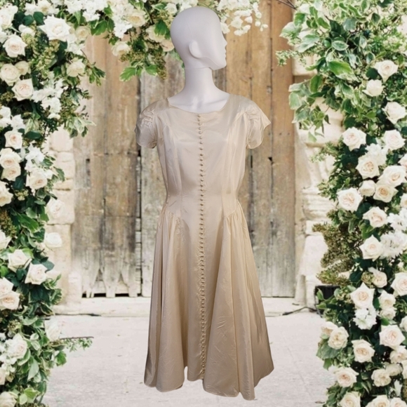Vintage 1956 Handmade Wedding Dress - Picture 1 of 7